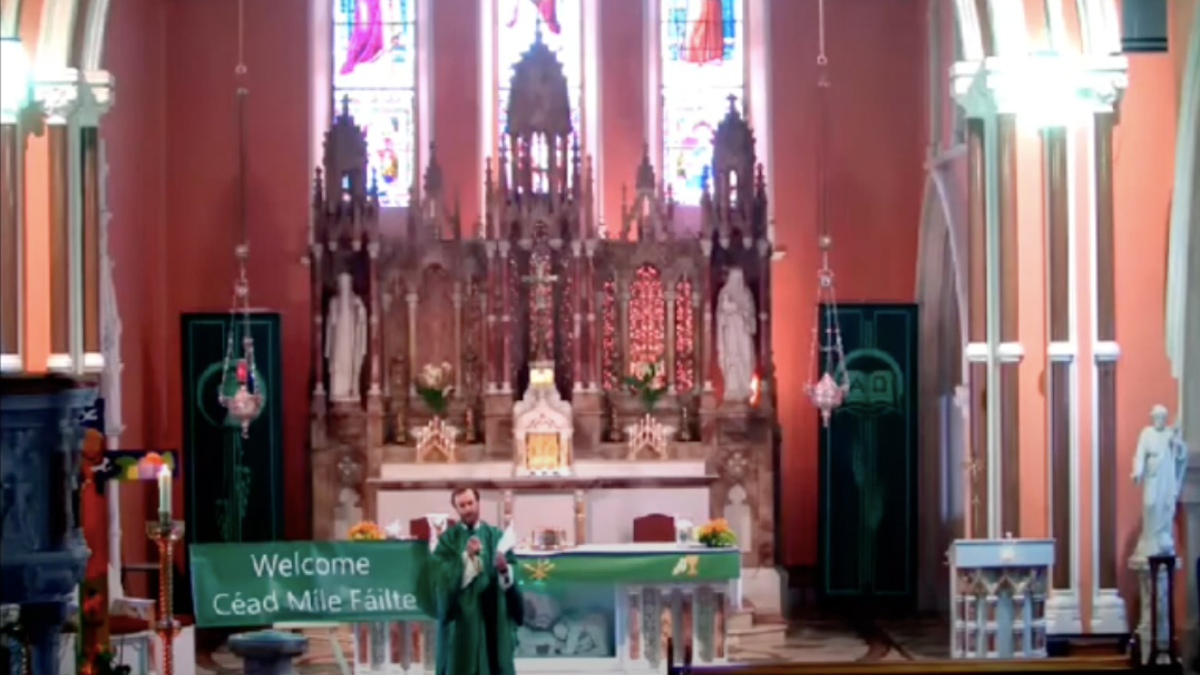 Priest plays Liverpool’s ‘You’ll Never Walk Alone’ and tells United and ...